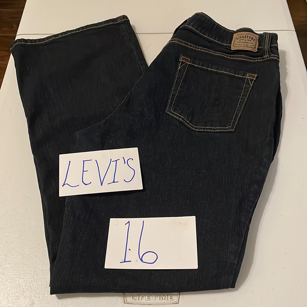 Levi’s Signature Jeans Size 16